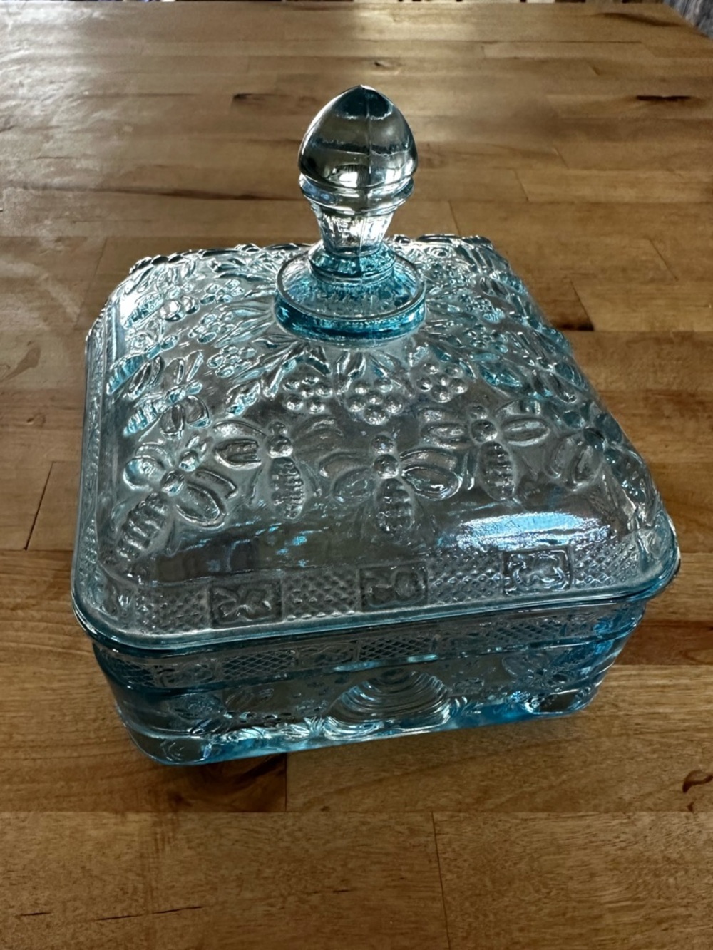 Tiara Indiana Glass Honey Bee Box Lidded Dish Aquamarine